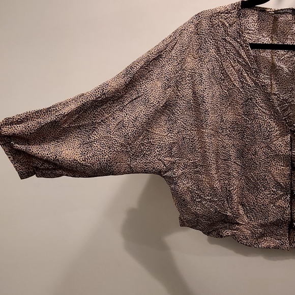 Animal print top - Picture 4 of 4